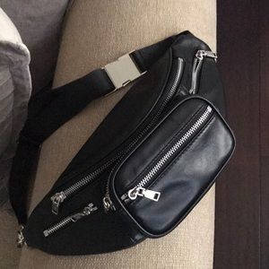 Genuine leather fanny pack NEW with zippers